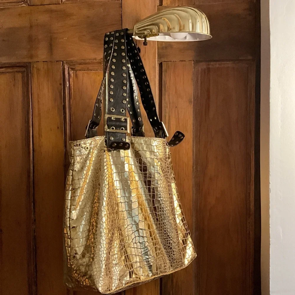 Gold faux snake skin studded bucket strap - Picture 2 of 5